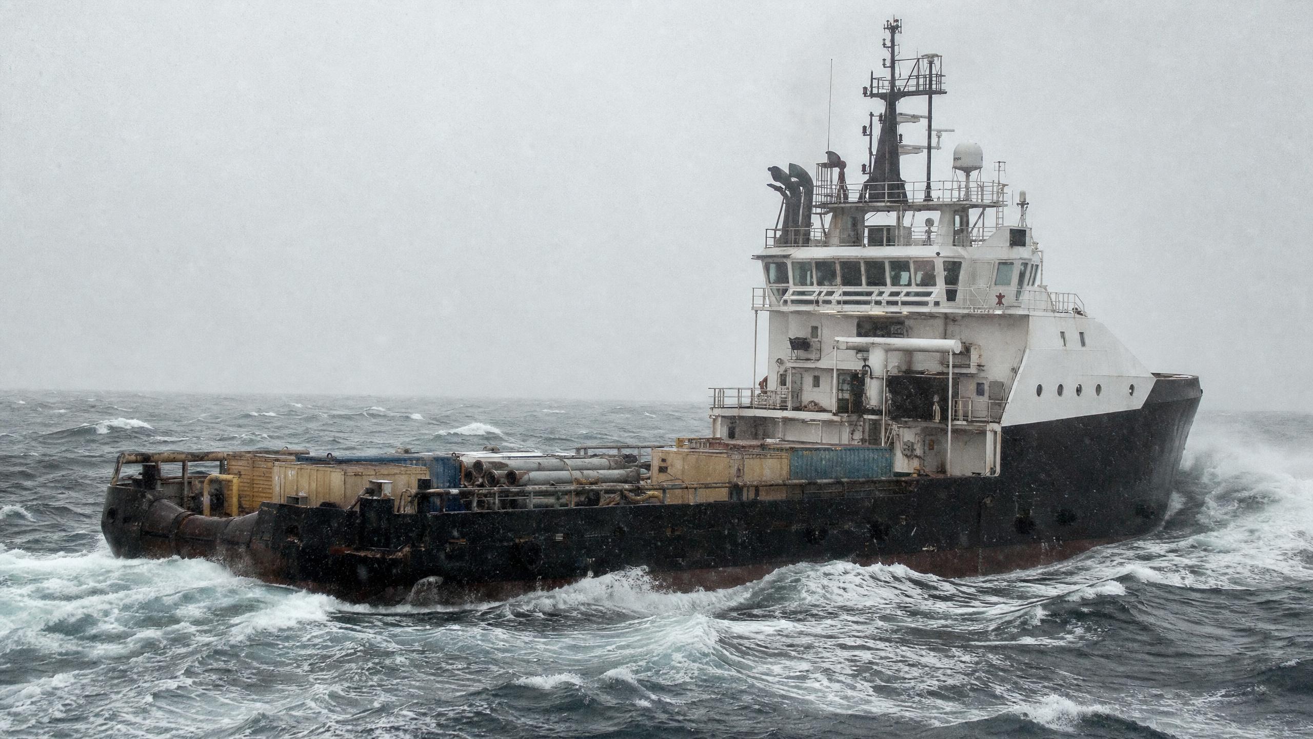 Xtragate support vessel